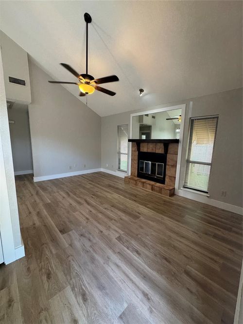 418 S Las Vegas Trl, White Settlement, TX, 76108-2751 | Card Image