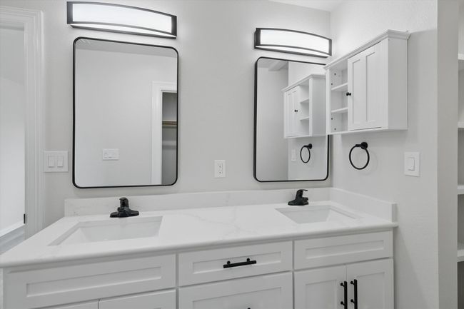 Bathroom with double vanity | Image 23