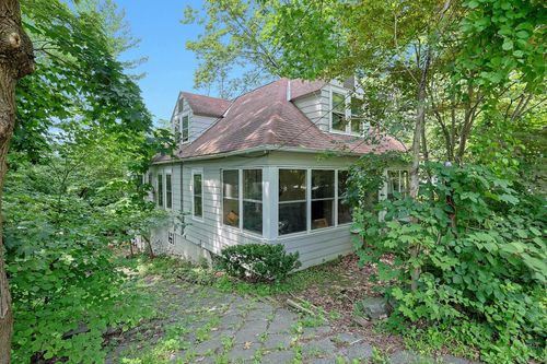 681 Sherman Ave, Thornwood, NY, 10594-1430 | Card Image