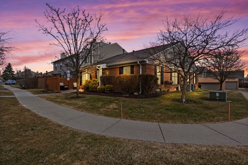 22068 Edgewater, Novi, MI, 48375-5012 | Card Image