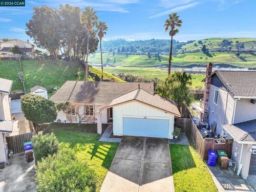 121 121 Fir Ct, Hercules, CA, 94547 | Card Image