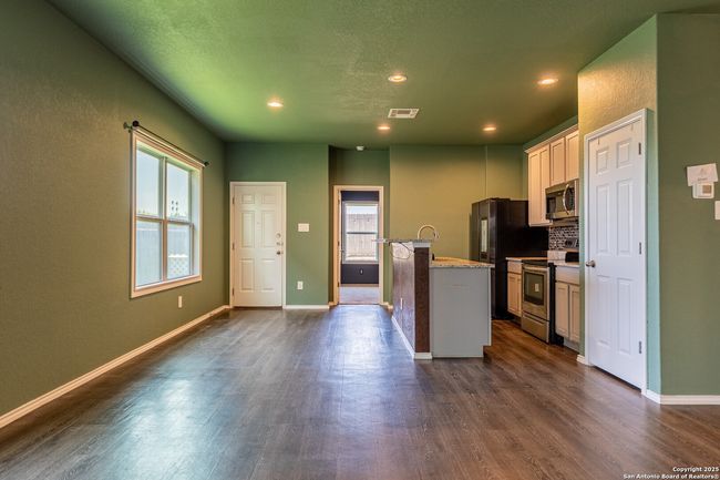 14615 Stirrup Trce, House other with 3 bedrooms, 2 bathrooms and null parking in Elmendorf TX | Image 9