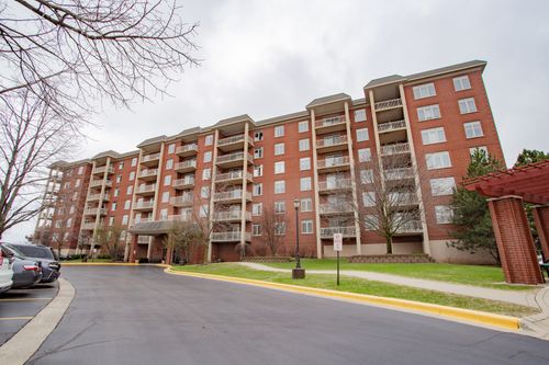 unit-314-8300 Callie Ave, Morton Grove, IL, 60053-3727 | Card Image