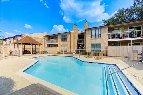 apt-220-2120 Wilcrest Dr, Houston, TX, 77042-2660 | Card Image