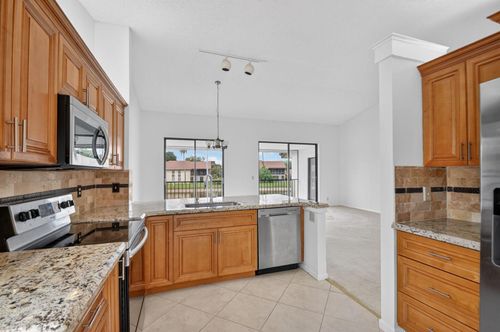 201-10231 N Circle Lake Drive, Boynton Beach, FL, 33437 | Card Image
