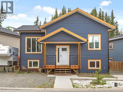 9-19 Wann Rd, Whitehorse, YT, Y1A0K4 | Card Image