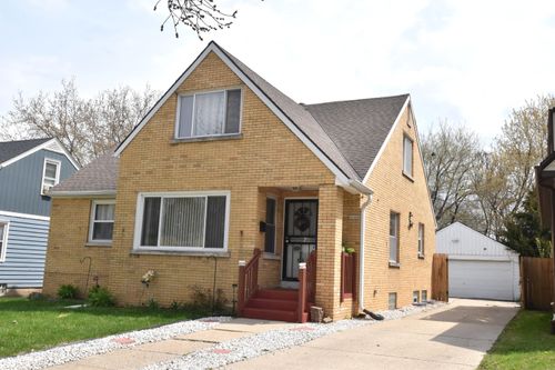 4040 N 11th St, Milwaukee, WI, 53209-7006 | Card Image