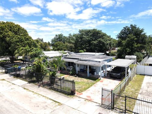 9615 Nw 26th Ave, Miami, FL, 33147-2433 | Card Image