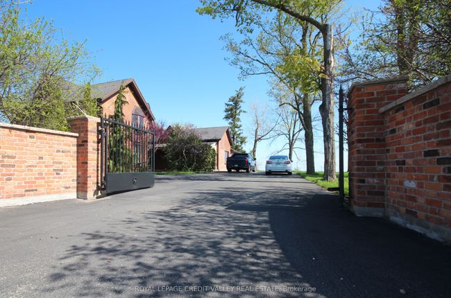 131 Ridge Rd, House other with 3 bedrooms, 3 bathrooms and 8 parking in Stoney Creek ON | Image 4