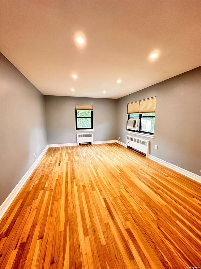 2 - 219-50 74 Th Ave, Home with 2 bedrooms, 1 bathrooms and 2 parking in Bayside NY | Image 4