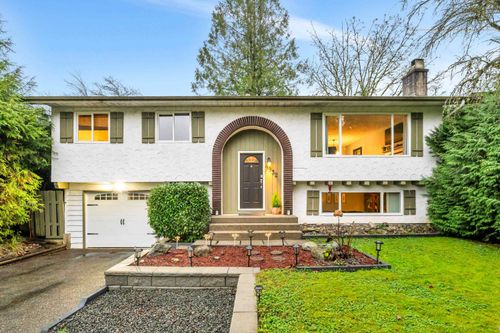 4932 205 St, Langley, BC, V3A5P7 | Card Image