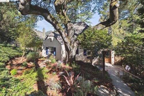 6816 Thornhill Dr, Oakland, CA, 94611-2141 | Card Image