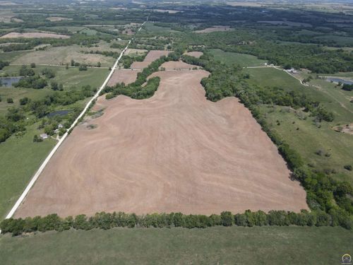 000 J Rd, Holton, KS, 66436 | Card Image