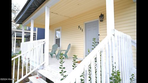 511 Blades Ave, New Bern, NC, 28560-3101 | Card Image