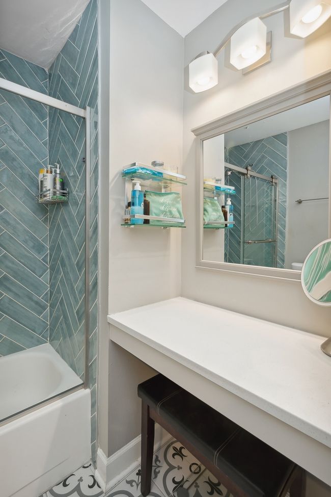 APT-3707 - 30 E Huron St, Condo with 2 bedrooms, 1 bathrooms and null parking in CHICAGO IL | Image 11