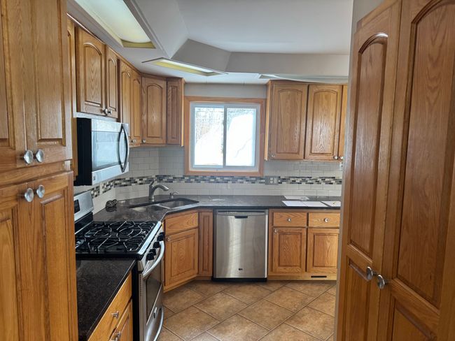 3099 Chenoa St, House other with 4 bedrooms, 2 bathrooms and null parking in Commerce Twp MI | Image 7