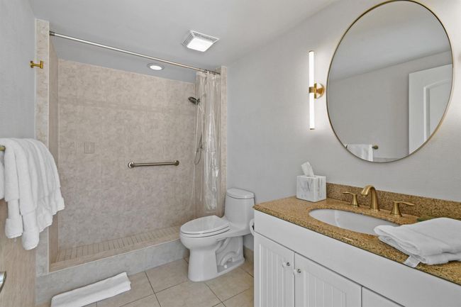 APT-112 - 2780 S Ocean Blvd, Condo with 2 bedrooms, 2 bathrooms and null parking in Palm Beach FL | Image 23