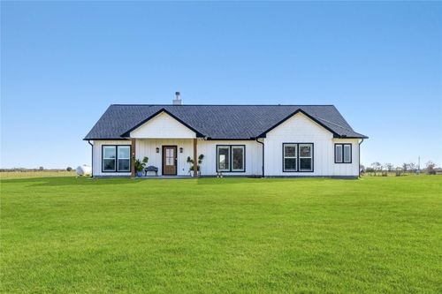 17637 Englin Rd, Winnie, TX, 77665-9260 | Card Image