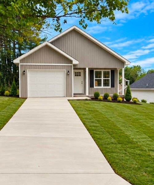 712 Finney Dr, Vinton, VA, 24179-2918 | Card Image