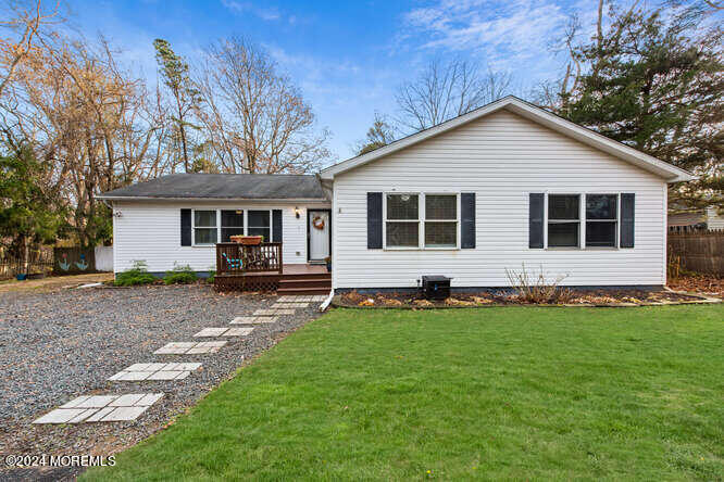 Hilltop Rd, Howell, NJ 07731