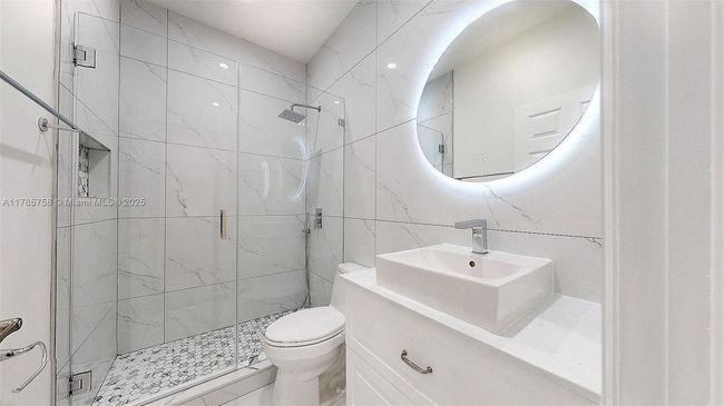 9231 W 32 Nd Ln, Home with 3 bedrooms, 3 bathrooms and null parking in Hialeah FL | Image 35