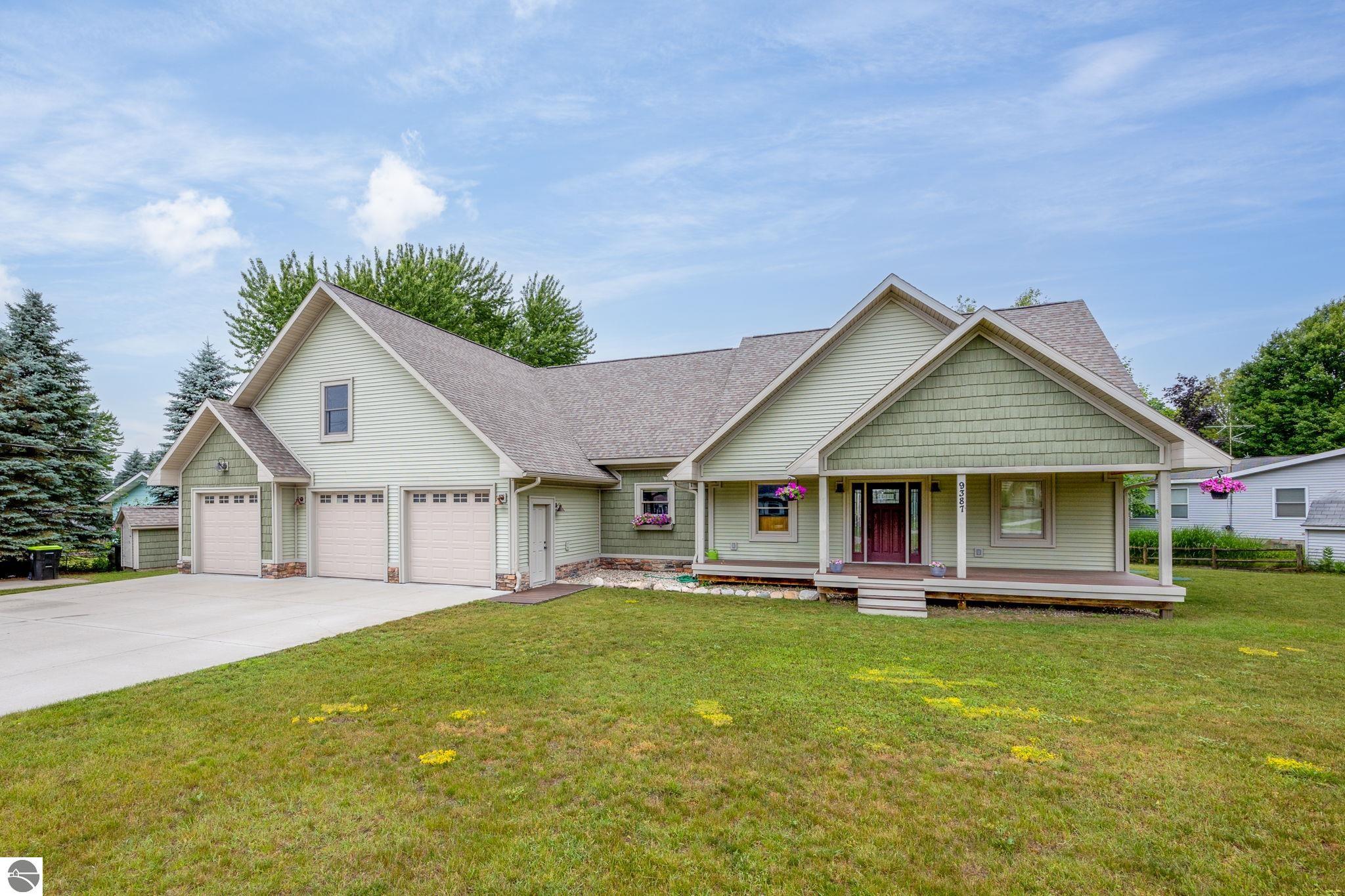 Lakeview Dr, Cadillac, MI 49601