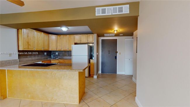 APT-219 - 600 Three Islands Blvd, Condo with 2 bedrooms, 2 bathrooms and null parking in Hallandale Beach FL | Image 5