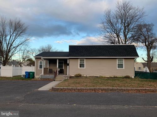 825 Tulip Ave, CROYDON, PA, 19021-6713 | Card Image