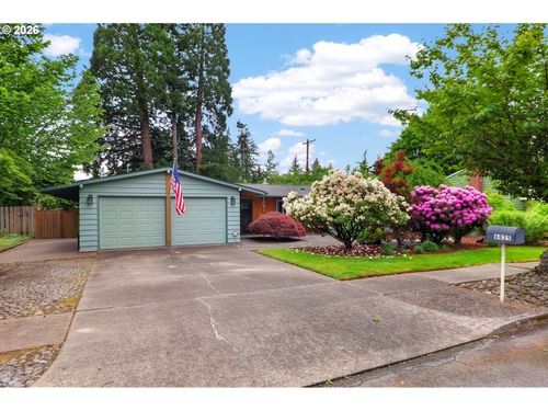 6825 Sw Rollingwood Dr, Beaverton, OR, 97008-5438 | Card Image