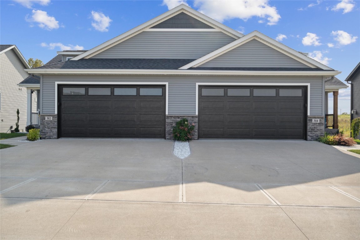 Dawson Dr, West Branch, IA 52358