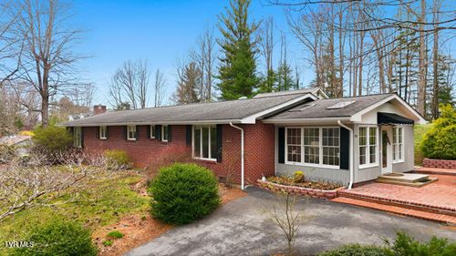 949 Jefferson Dr, Wise, VA, 24293-7910 | Card Image