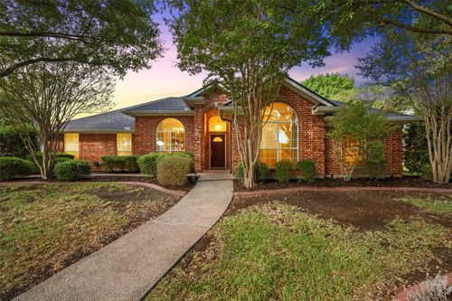 1223 Oakmanor Cir, Hewitt, TX, 76643-3979 | Card Image