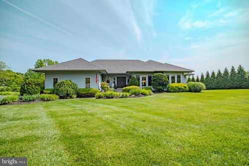 105 Mill Top Dr, Kennett Square, PA, 19348-2665 | Card Image
