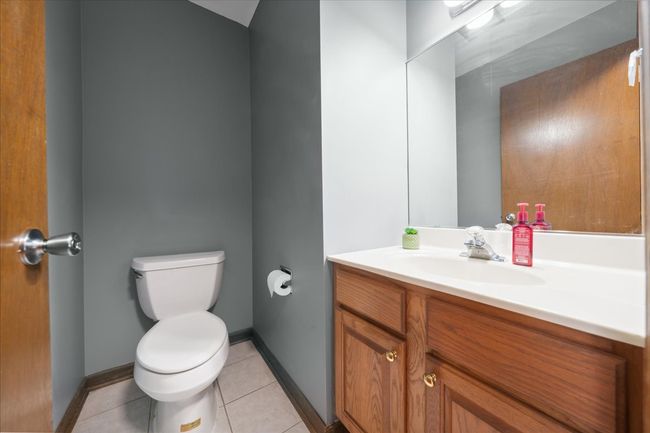 317 Hale St, Townhouse with 2 bedrooms, 2 bathrooms and 2 parking in Wheaton IL | Image 5