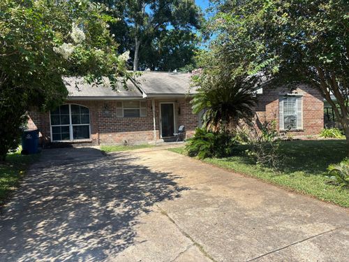 558 Beaver Bend Rd, Houston, TX, 77037-2003 | Card Image
