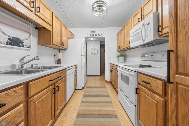 Kitchen | Image 6