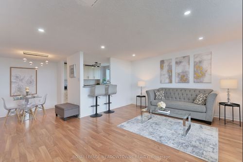 1013-6720 Glen Erin Dr, Mississauga, ON, L5N3K8 | Card Image