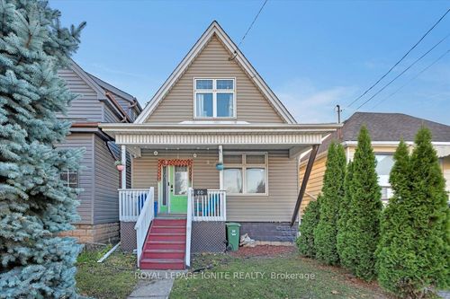 {{alt}} | Card Image