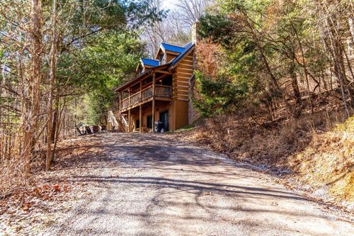 18591 Hockman Rd, Rockbridge, OH, 43149-9401 | Card Image