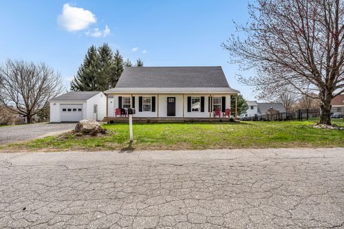 8 Meadow Way, Rockland, ME, 04841 | Card Image