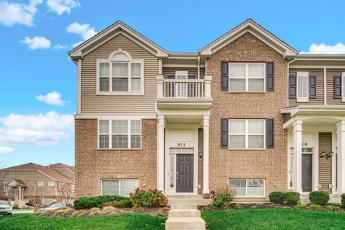 911 Charlton Ln, Naperville, IL, 60563-4050 | Card Image