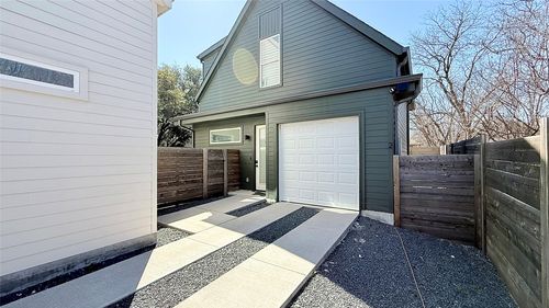 2-3417 Elija St, Austin, TX, 78745-6716 | Card Image