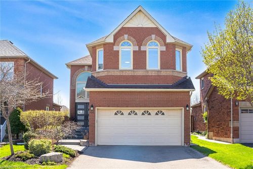 44 Banington Crescent, Brampton, ON, L7A1G4 | Card Image