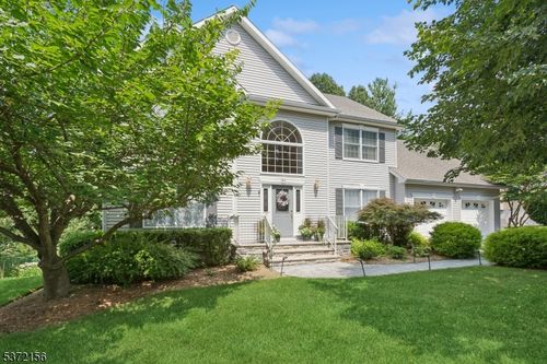 20 Redwood Ave, West Orange, NJ, 07052-3647 | Card Image