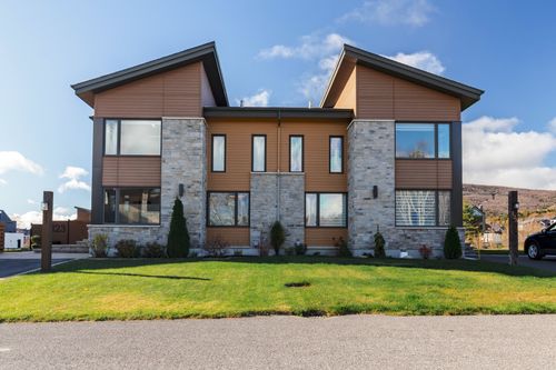 123 Rue De Nagano, Saint-Ferréol-les-Neiges, QC, G0A3R0 | Card Image