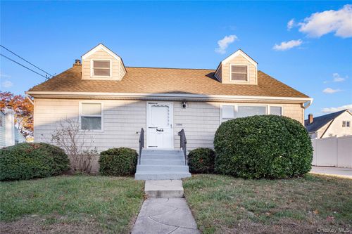 1000 Cleveland St, Uniondale, NY, 11553-3108 | Card Image