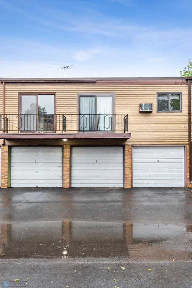 Garage | Image 20