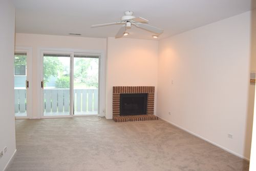 2c-285 Mayfair Ln, Schaumburg, IL, 60193-2062 | Card Image