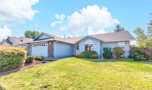 2052 Nebraska Ave, Grants Pass, OR, 97527-5706 | Card Image