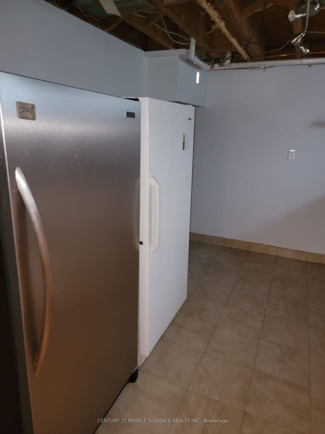 27 South Dr, House other with 3 bedrooms, 2 bathrooms and 5 parking in Dundas ON | Image 16